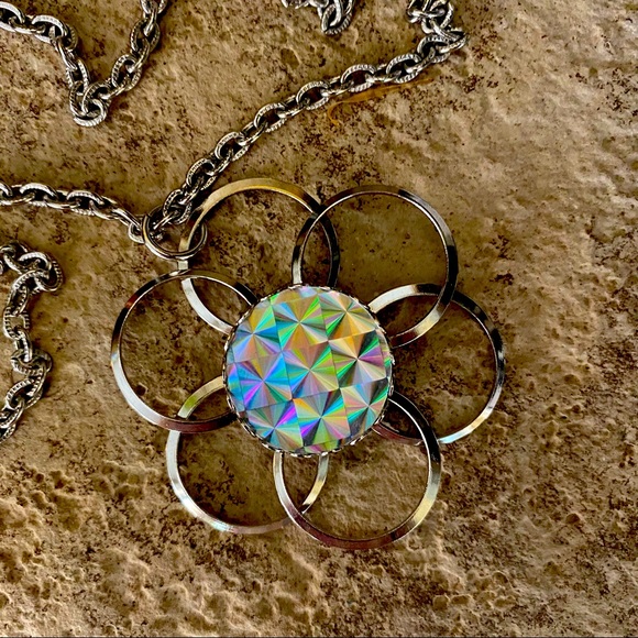🌸Cool vintage flower power necklace - Picture 2 of 4